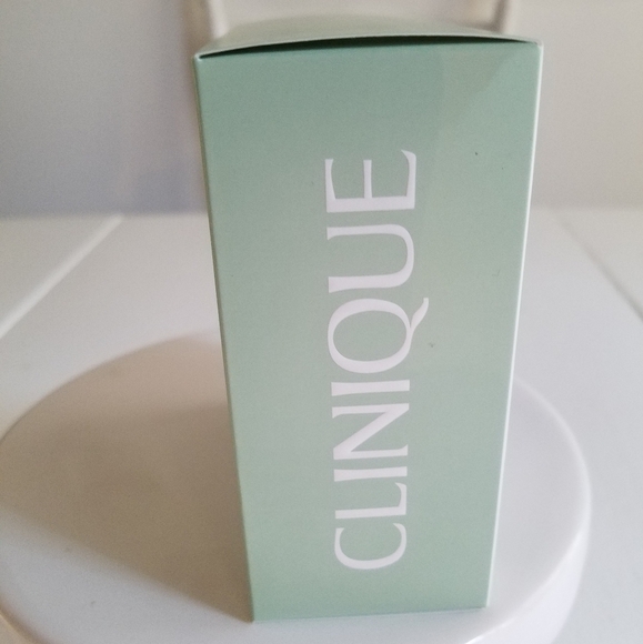 NIB Clinique 4 PC Remover Scrub Cream Moisture Surge High Impact Mascara - Picture 4 of 6